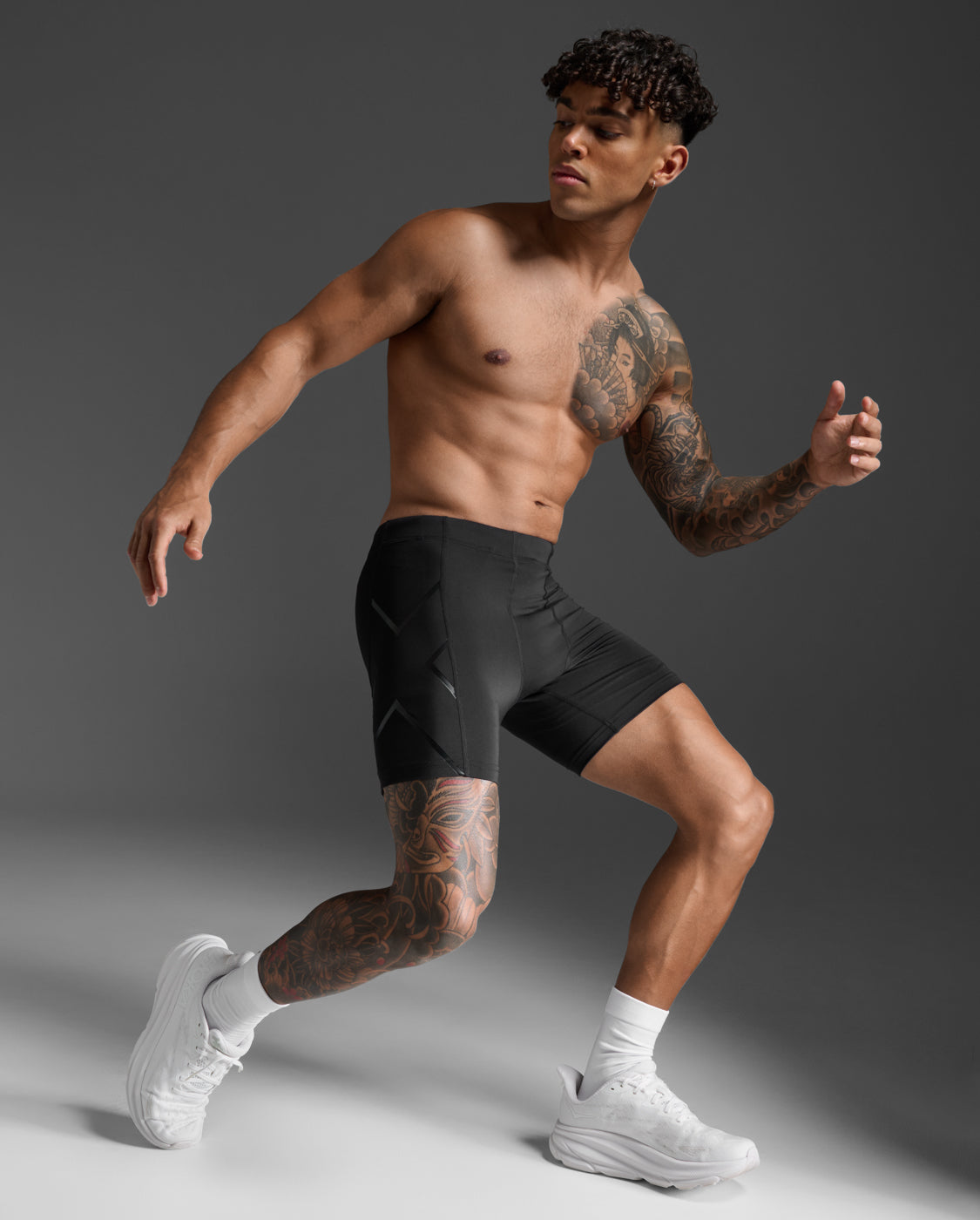 2XU コンプレッションショーツ S ブラック/グレー コンプレッション 1/2ショーツ MA4508B BLK/NRO – 2XU Japan