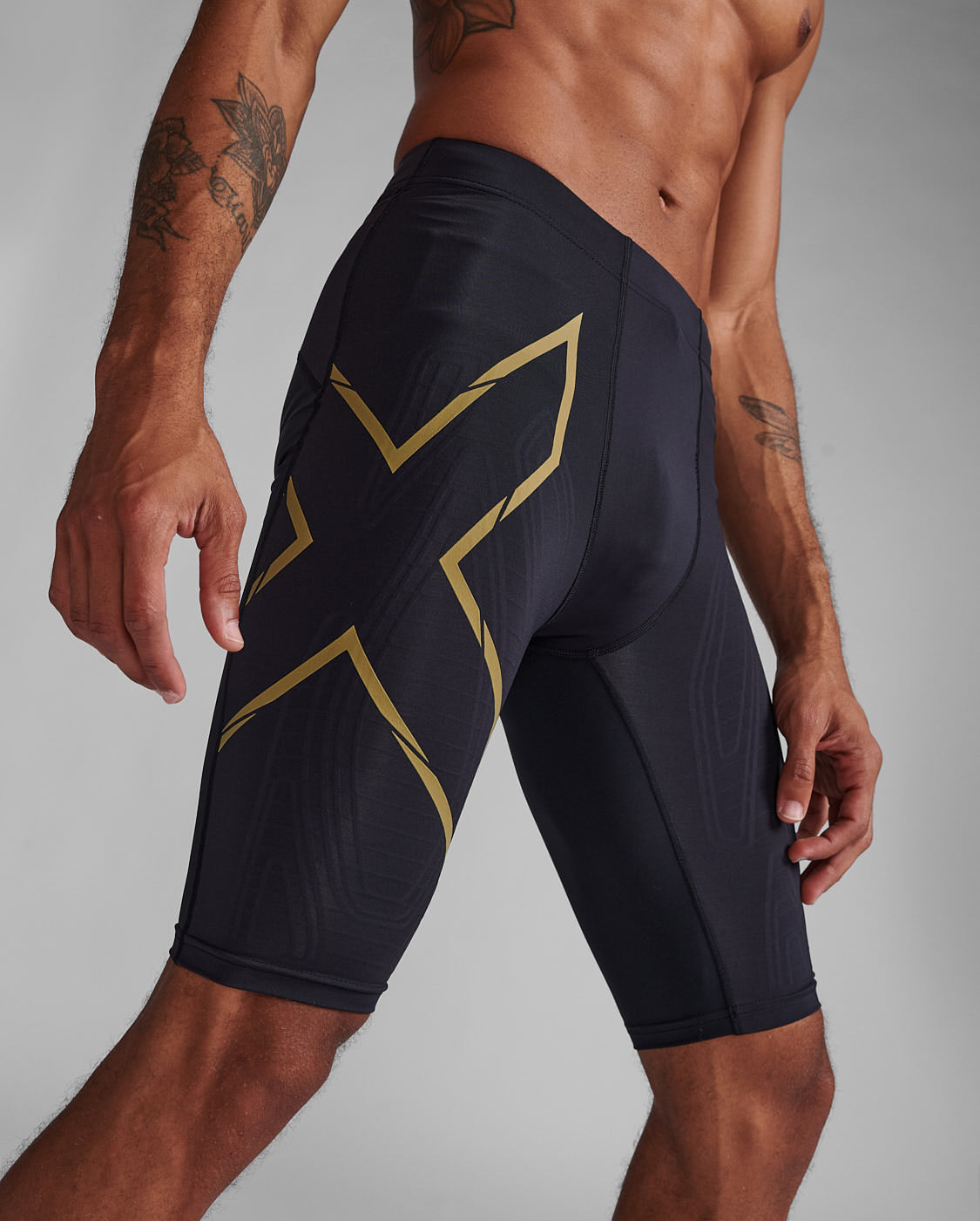 MCS メンズ ランコンプショーツ MA5331B BLK/GRF – 2XU Japan