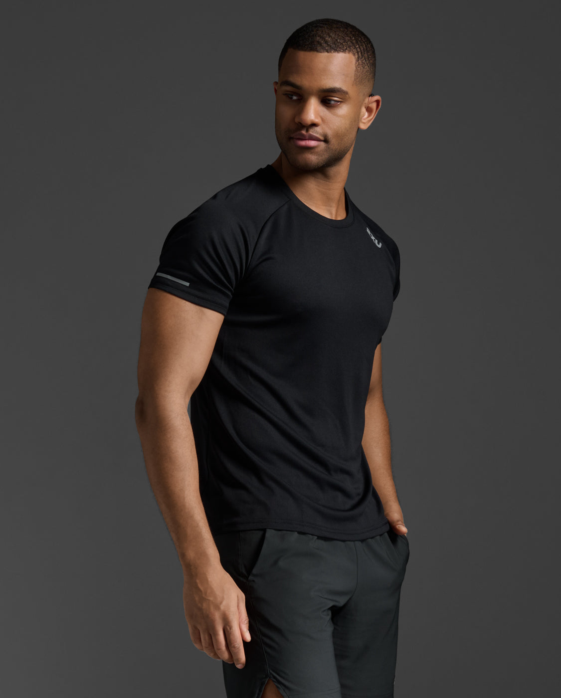 Tシャツ ブラック メンズ エアロ Tシャツ MR6557A BLK/SRF〈セール返品交換・不可