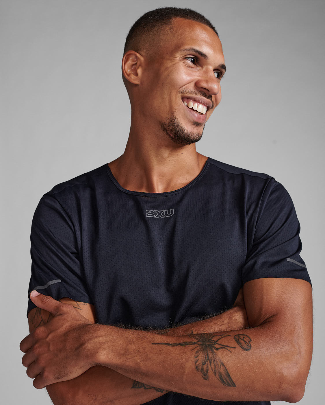 メンズ ライトスピード テックシャツ MR7150A BLK/BRF – 2XU Japan