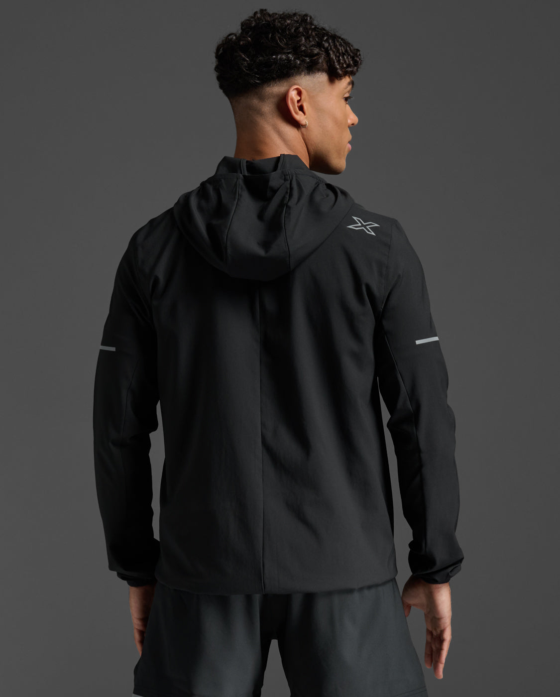 メンズ エアロ ジャケット MR7209A BLK/SRF – 2XU Japan