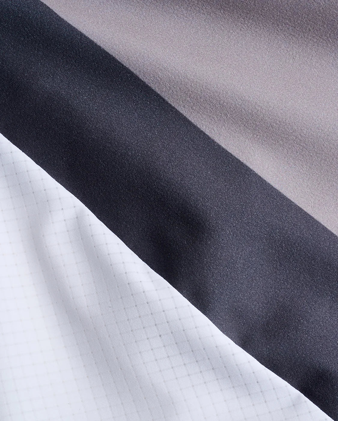 2XU x District Vision】ウルトラライト デザート パフォーマンスTee