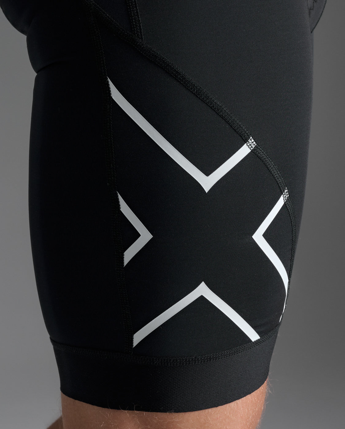 メンズ コア スリーブ トライスーツ MT7397D BLK/WHT – 2XU Japan