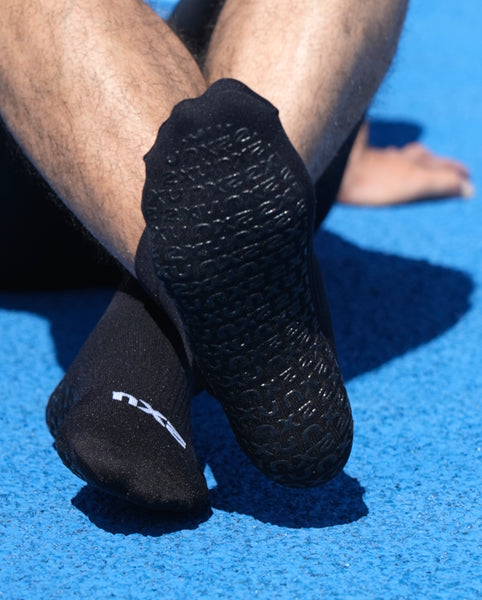 パフォーマンス クルーグリップ ソックス UQ7356E BLK/WHT – 2XU Japan