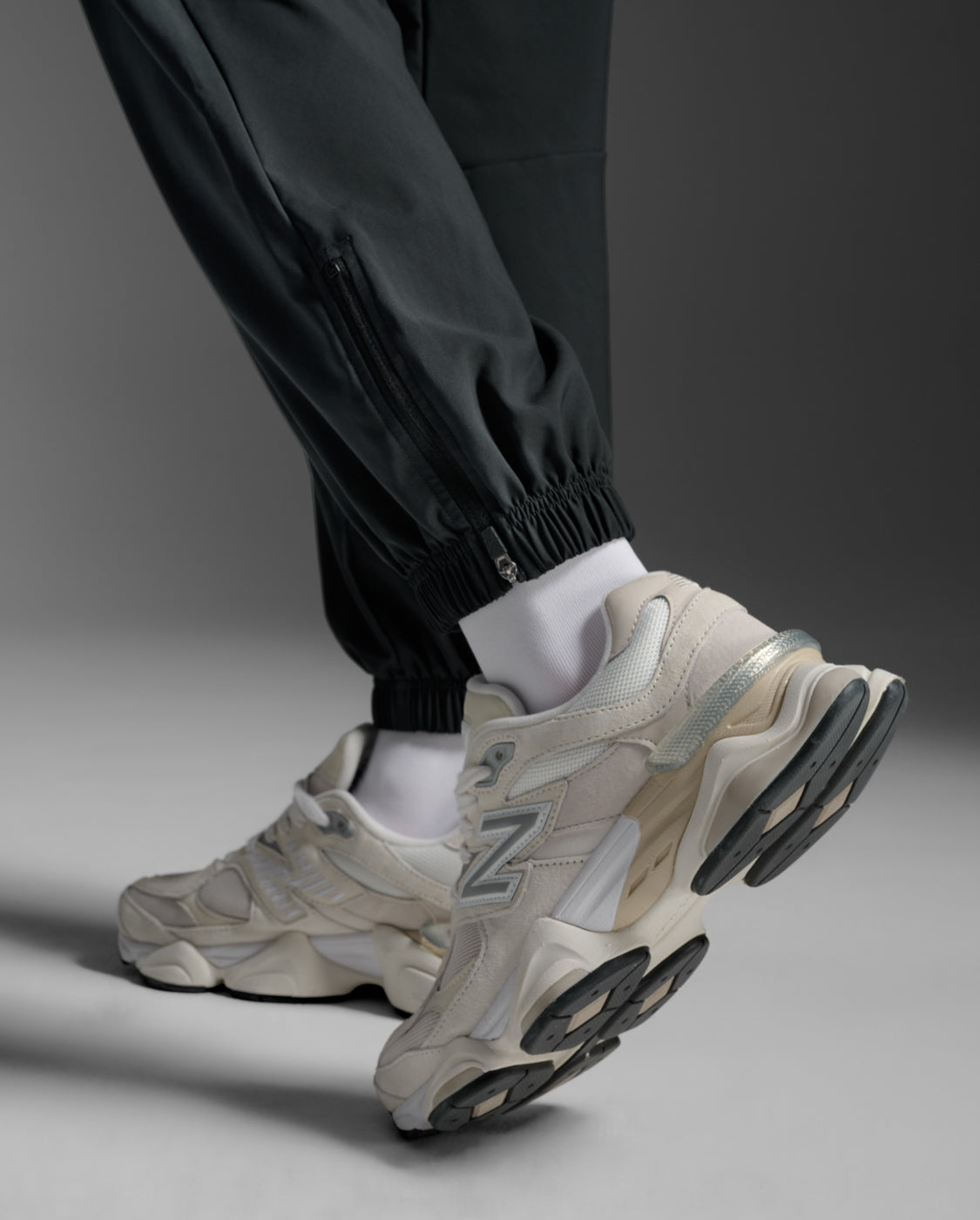 【NEW】ウィメンズ エアロ ウーヴンジョガー WR7206B BLK/SRF