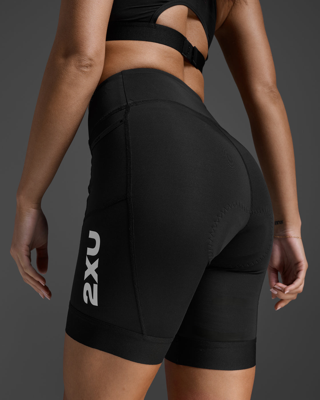 ウィメンズ コア トライ6インチ ショート WT7407B BLK/WHT – 2XU Japan